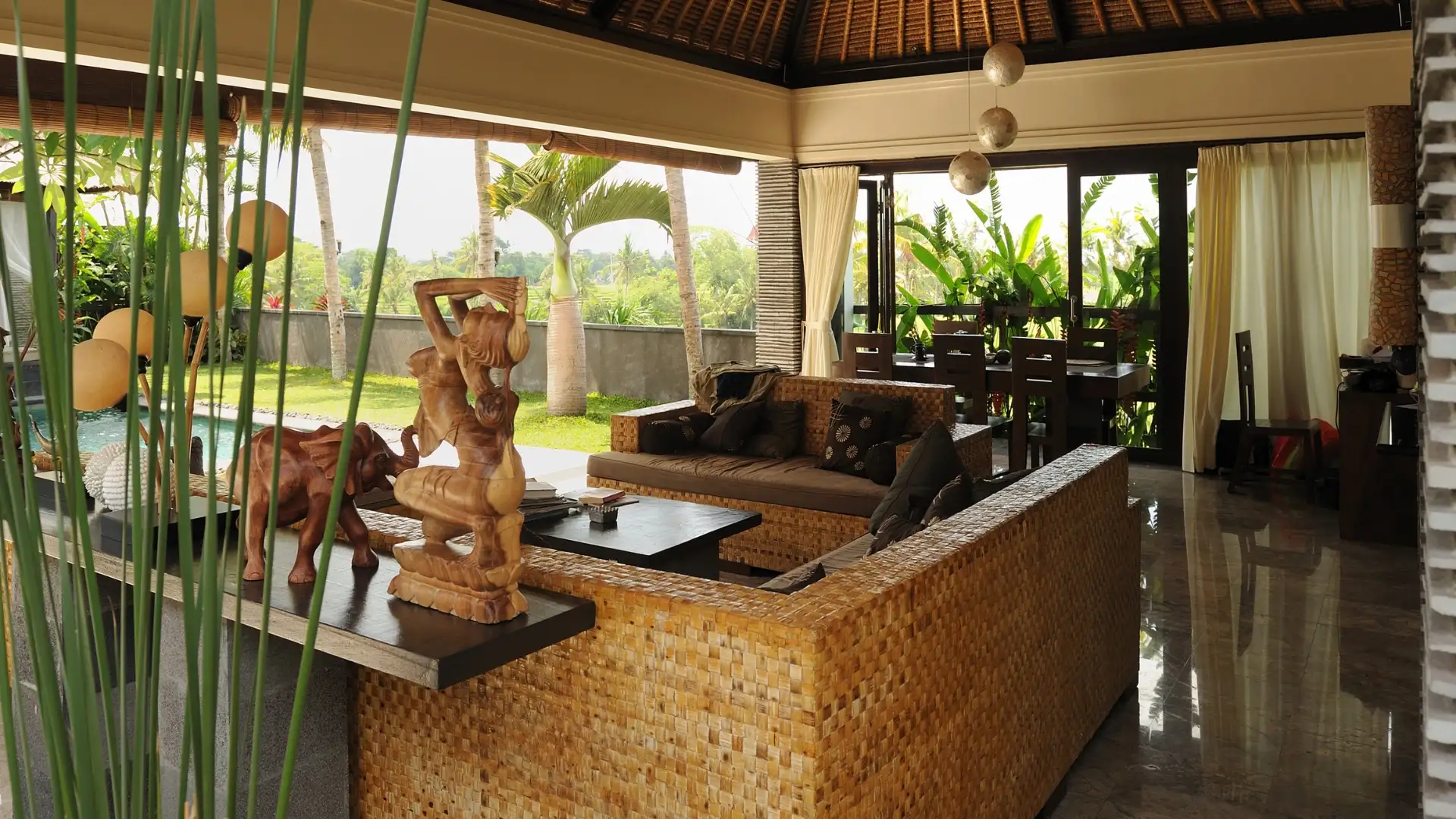 Furnishing a Lombok Villa: 10 Essential Lombok Villa Investment Tips